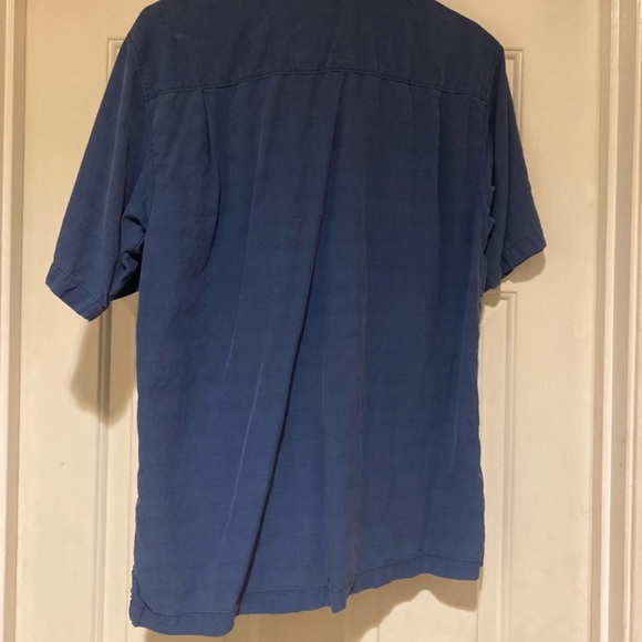 Size Small Button Down Tommy Bahama Shirt - Picture 4 of 5